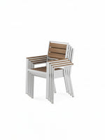 Chaise d'extérieur empilable TOCO Meubles avec structure en métal blanc et lattes en bois pour terrasse