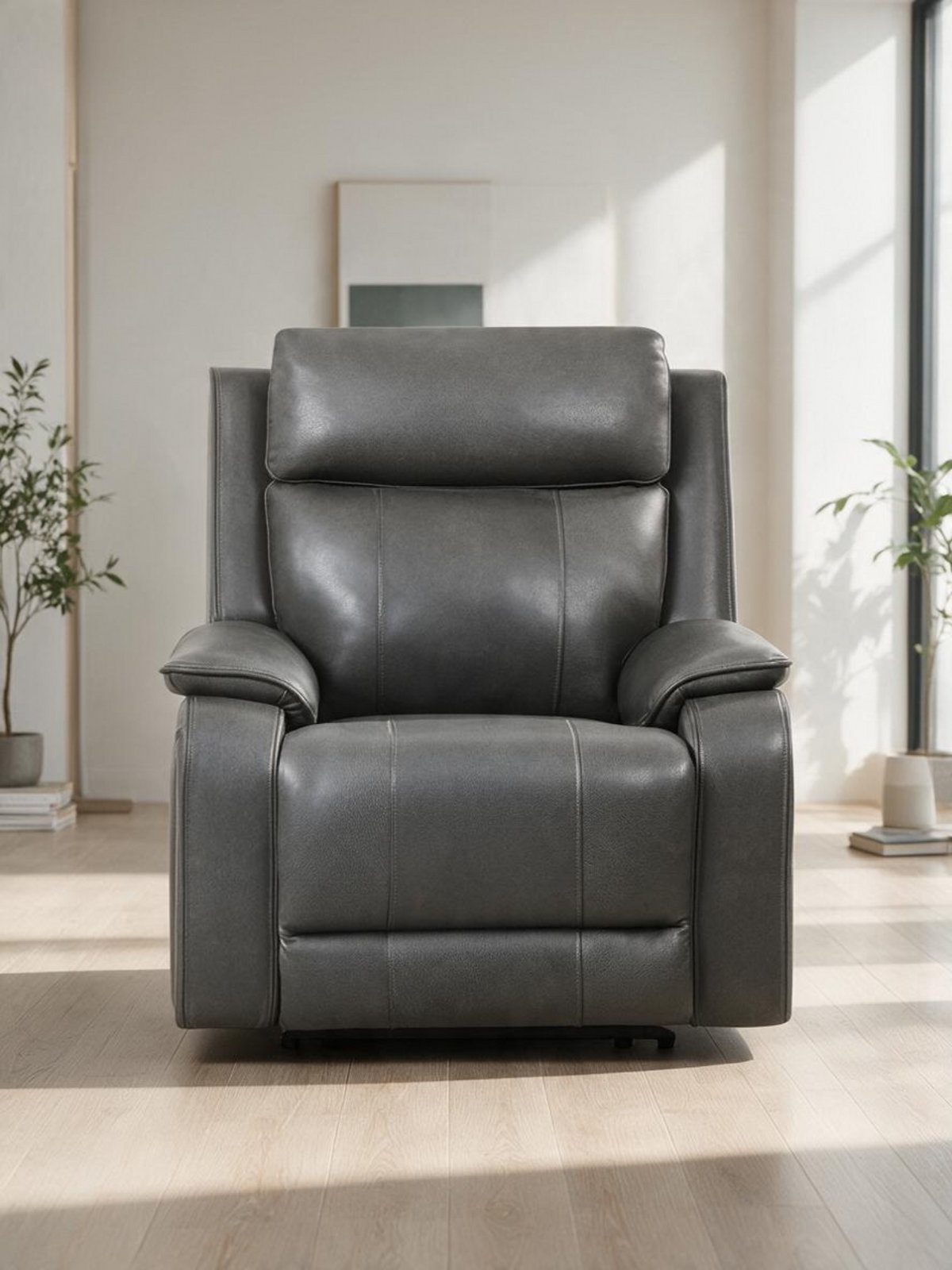 Chaise inclinable électrique TOCO Meubles Lewis en cuir gris foncé avec dossier haut et accoudoirs rembourrés
