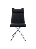 Chaise Marika TOCO Meubles noire en similicuir avec capitonnage vertical et base en métal chromé en forme d'étoile