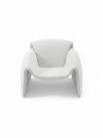 Chaise d'appoint Onda TOCO Meubles en tissu bouclette blanc avec structure en contreplaqué incurvée
