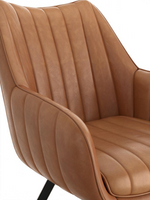 Chaise de salle à manger TOCO Meubles Talo en similicuir cognac avec dossier capitonné et pieds en métal noir