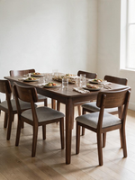 Ensemble de salle à manger TOCO Meubles avec chaises Tavio en bois brun et sièges rembourrés gris style rétro