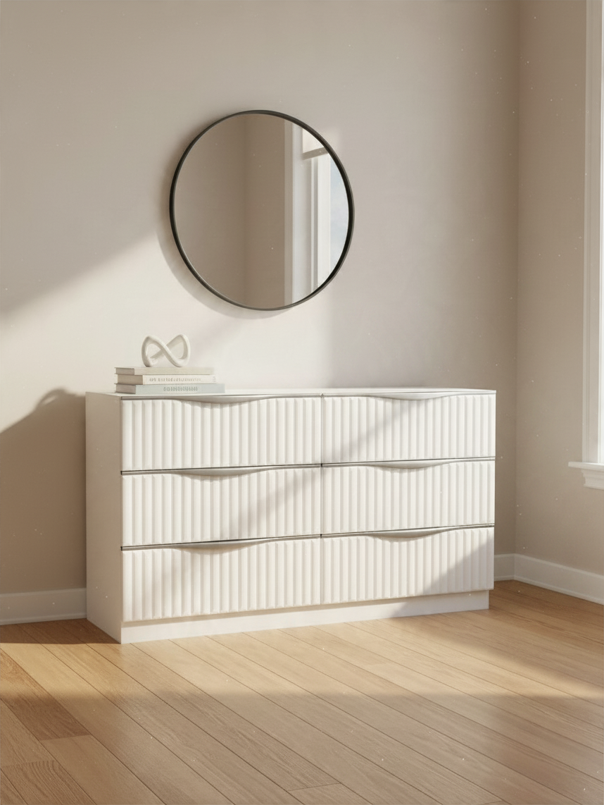 Commode double TOCO Meubles Céleste blanc perle avec six tiroirs à façades texturées et poignées argentées