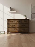 Commode double Jules de TOCO Meubles en bois massif brun bruni avec sept tiroirs et poignées en laiton antique
