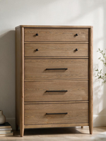 Commode haute Noria par TOCO Meubles en placage de hickory brun avec cinq tiroirs et poignées en nickel antique
