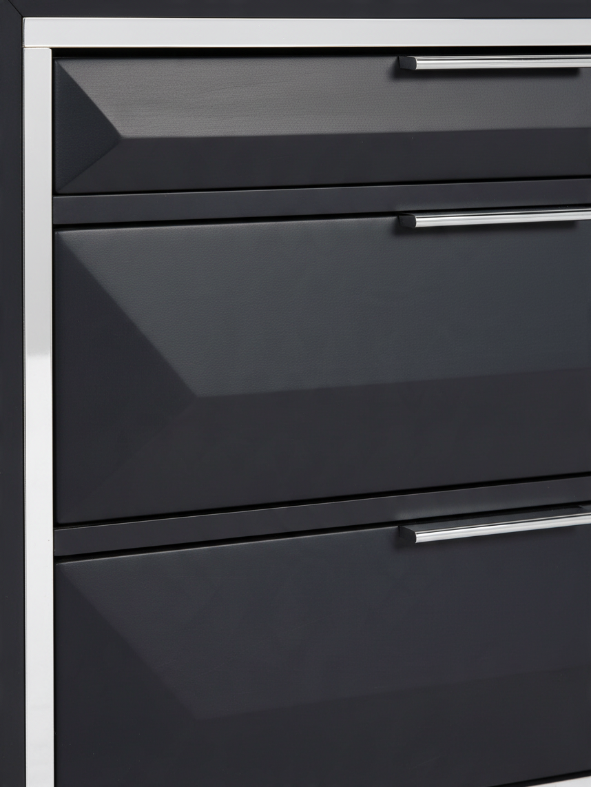 Commode double Maeva par TOCO Meubles en bois bleu nuit avec tiroirs biseautés et poignées chromées