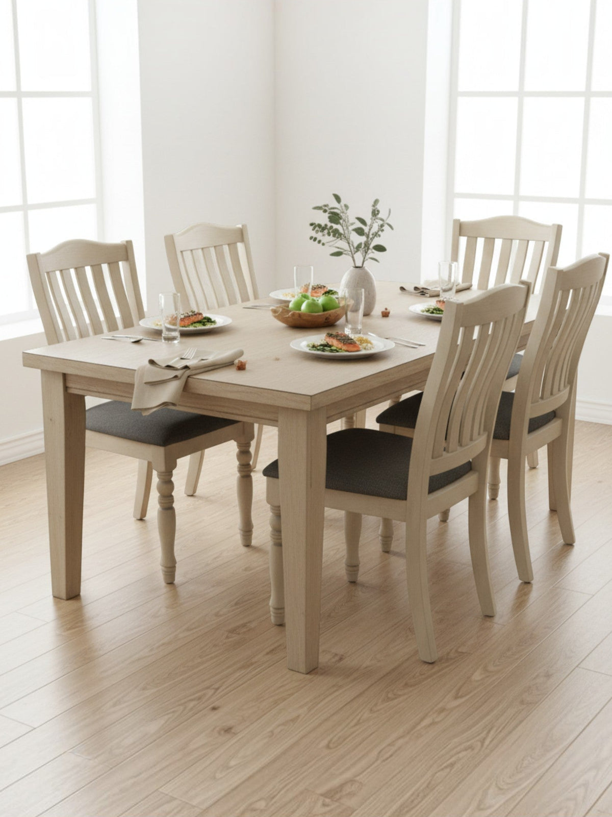Ensemble de salle à manger TOCO Meubles avec table en bois clair et chaises Monarche 1311 à assise grise