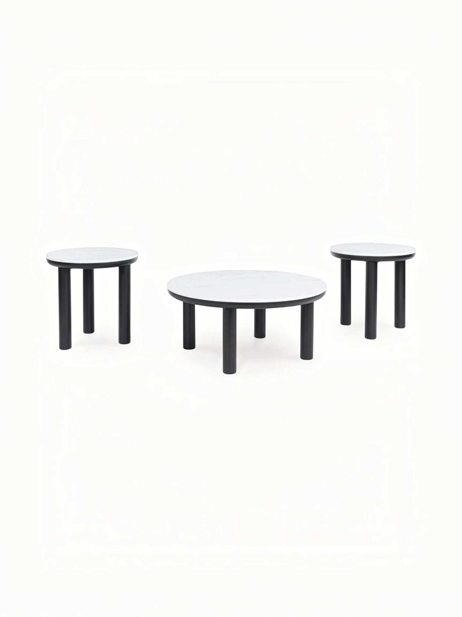Ensemble de trois tables basses Andru TOCO Meubles avec plateaux blancs effet marbre et pieds cylindriques noirs