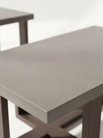 Ensemble de tables Brook TOCO Meubles avec plateau gris texturé et pieds robustes marron