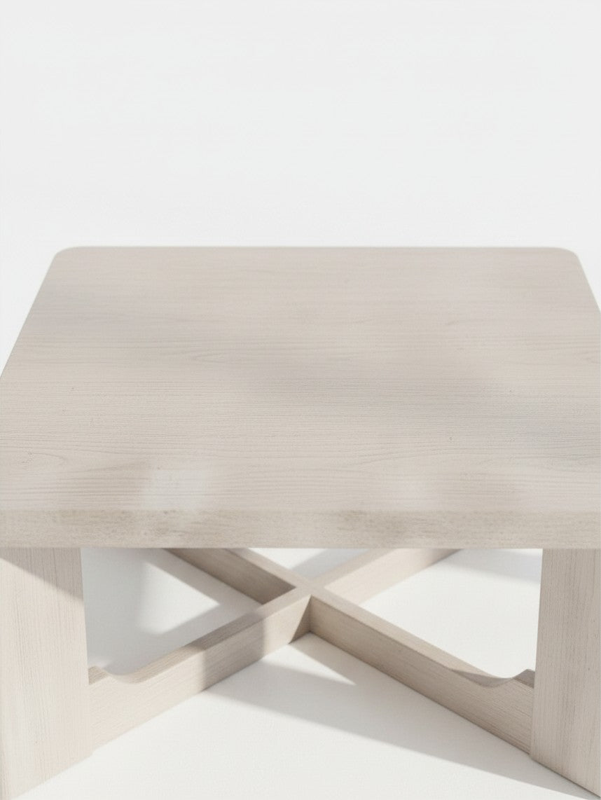 Ensemble de tables Nilly TOCO Meubles en bois clair avec finition blanchie et base en croix