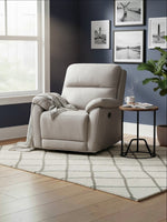 Fauteuil inclinable Dean gris clair de TOCO Meubles, rembourré et confortable pour un coin détente.