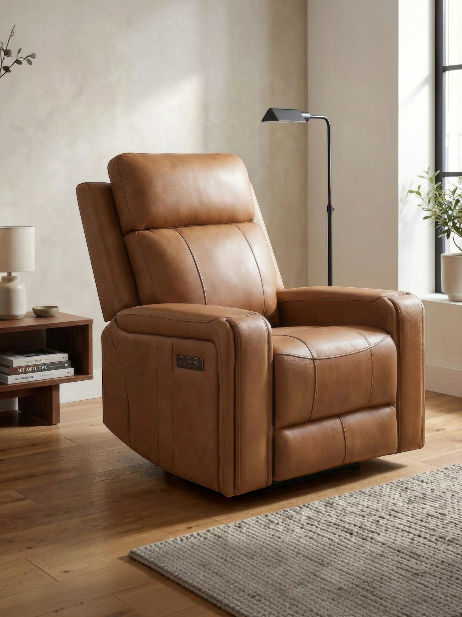 Fauteuil inclinable Miles de TOCO Meubles en cuir marron, design ergonomique moderne avec accoudoirs larges.