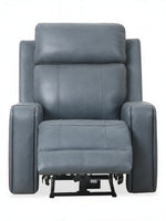 Fauteuil inclinable Miles de TOCO Meubles en cuir gris, design ergonomique avec repose-pieds et accoudoirs larges.