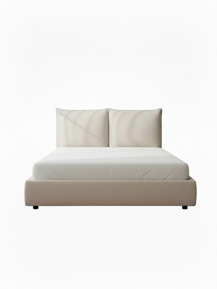 Grand lit TOCO Meubles Diego en tissu chenille beige avec tête de lit rembourrée au design minimaliste et moderne