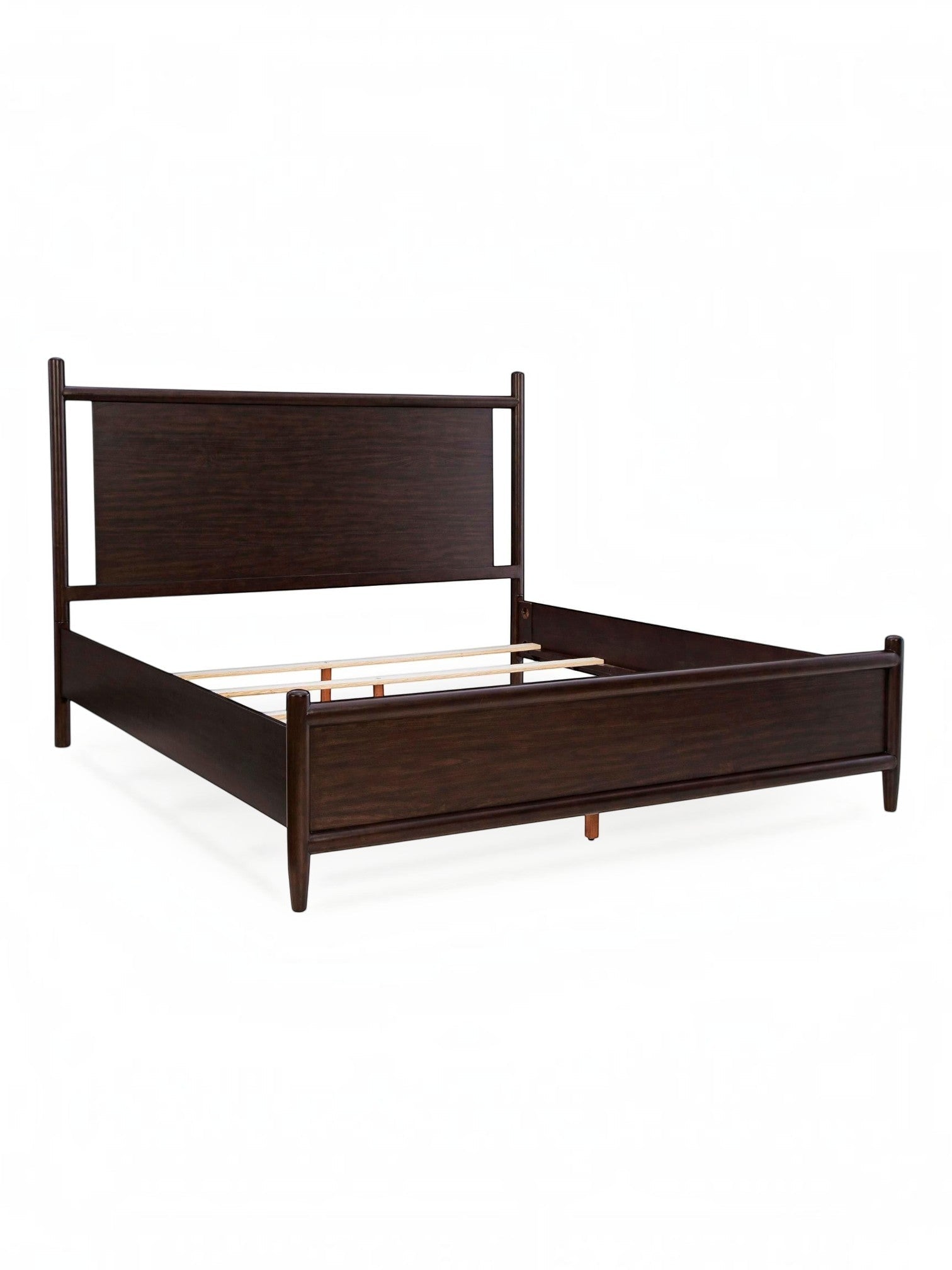 Grand lit Rosie TOCO Meubles en bois merlot avec tête et pied de lit arrondis et pieds fuselés