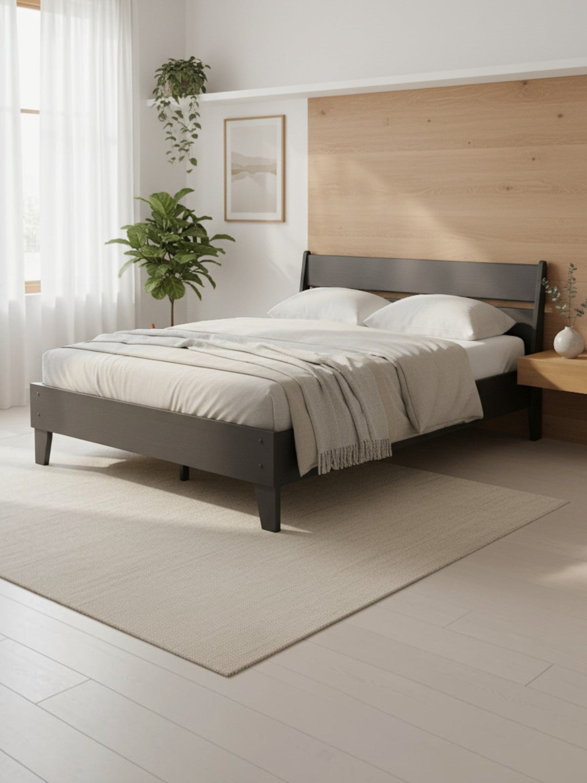 Grand lit Solene TOCO Meubles au design contemporain épuré avec cadre en bois foncé dans une chambre moderne.