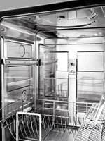 Intérieur de la cuve hybride en acier inoxydable du lave-vaisselle TOCO Meubles avec paniers de rangement