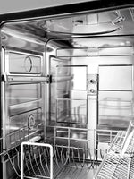 Intérieur de la cuve hybride en acier inoxydable du lave-vaisselle TOCO Meubles avec paniers de rangement