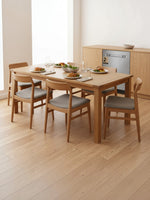 Lave-vaisselle en inox MIDEA 24 pouces intégré dans une salle à manger moderne TOCO Meubles avec table en bois