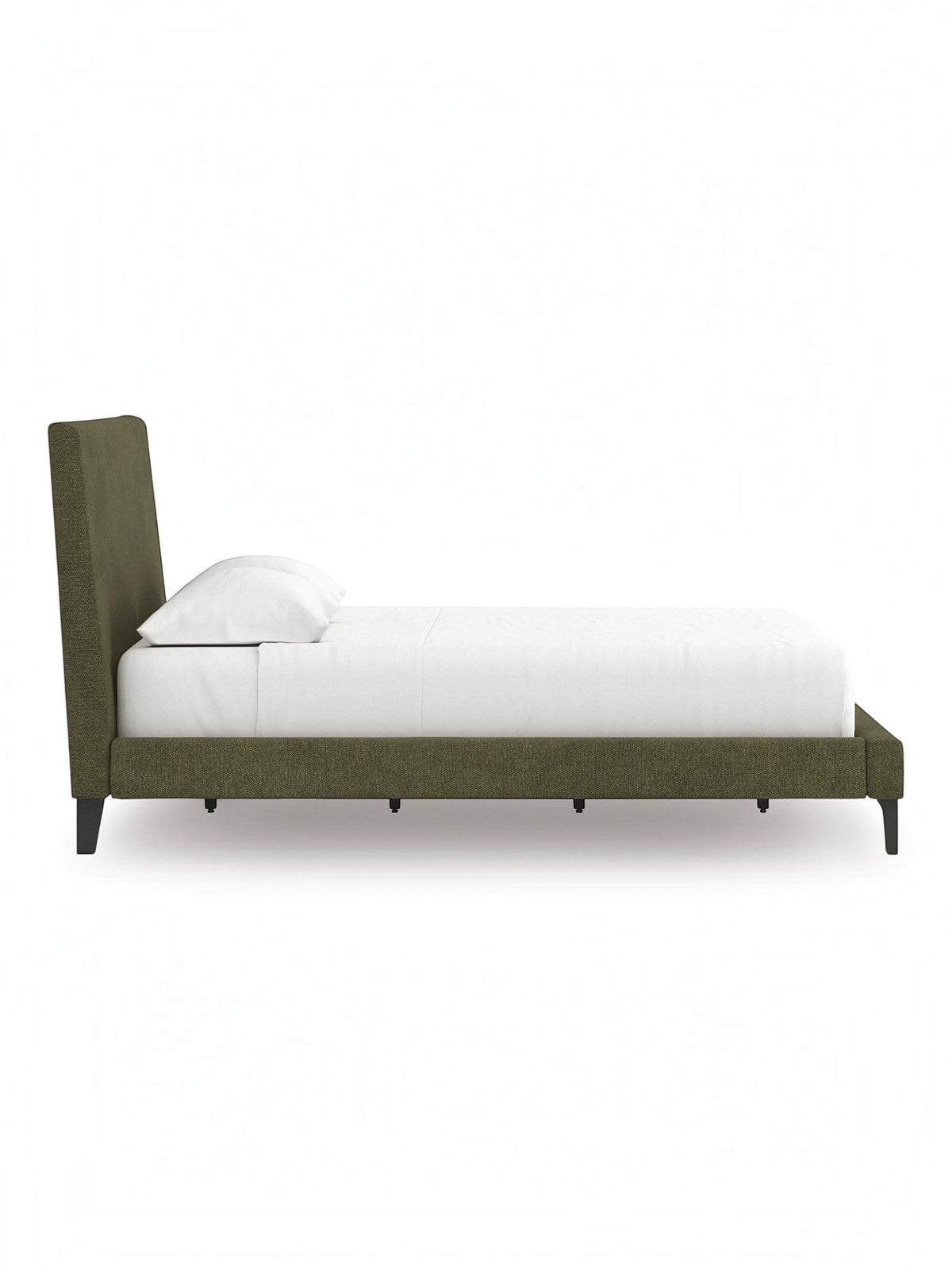 Lit double rembourré vert sauge TOCO Meubles Alma avec tête de lit inclinée et pieds noirs bas