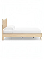 TOCO Meubles Grand Lit Anita en bois naturel, design plateforme sans sommier, pieds biseautés, 2 oreillers blancs.