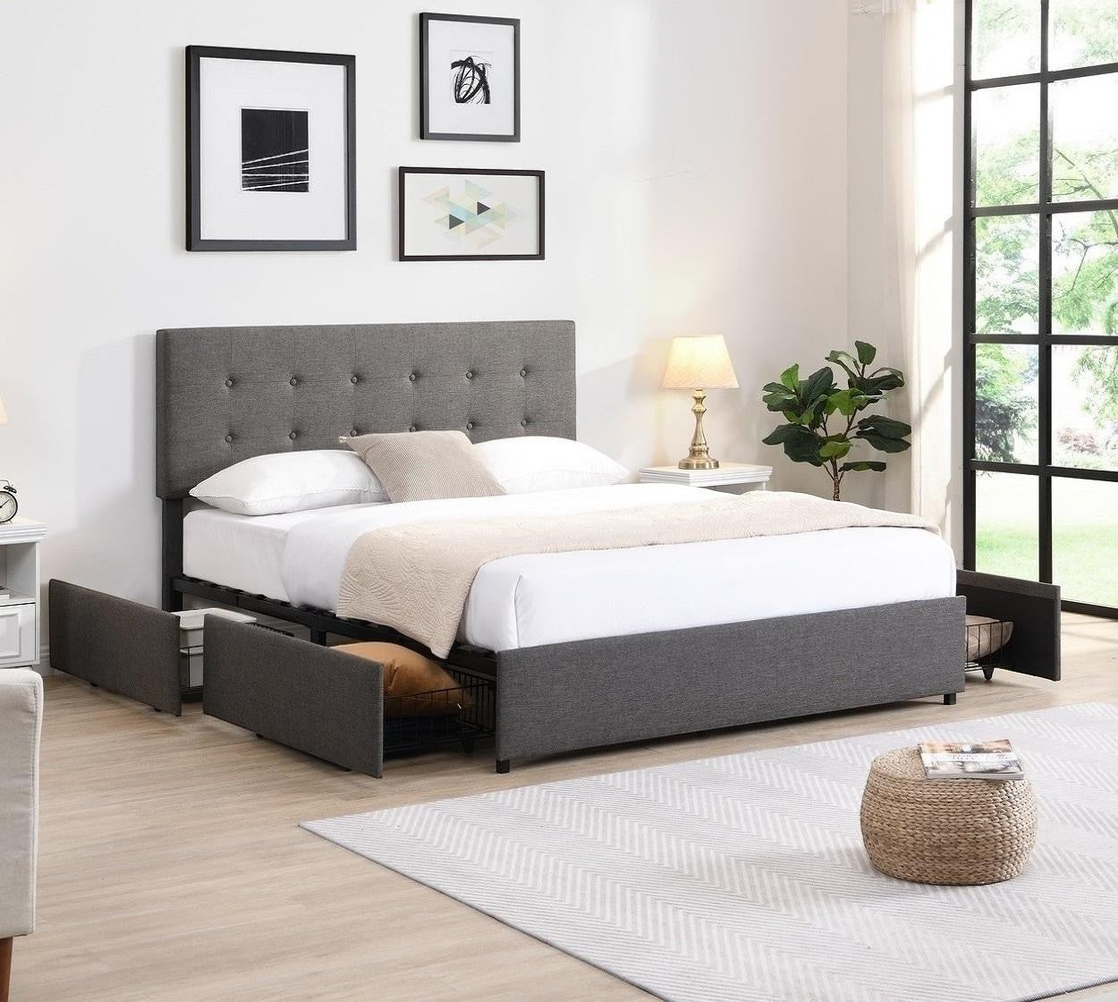 TOCO Meubles Lit Bianca gris capitonné avec 4 tiroirs de rangement en treillis métallique, style contemporain.