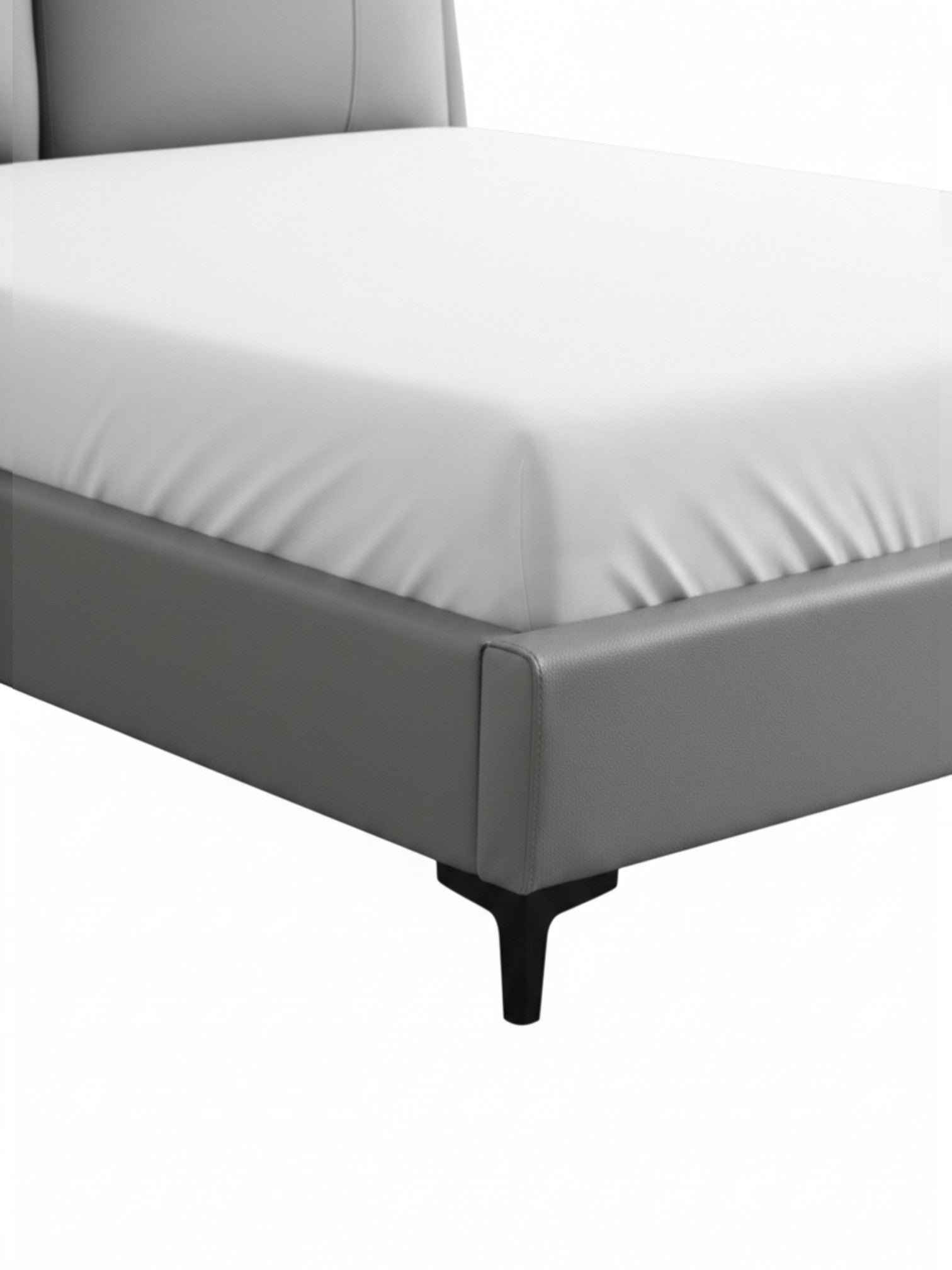 Très grand lit Camille TOCO Meubles en similicuir gris avec pieds en acier noir et design plateforme moderne