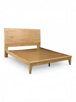 Très grand lit TOCO Meubles Carmen en bois clair au design minimaliste avec tête de lit inclinable et ports USB