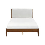 Lit double Henri TOCO Meubles en bois fini châtaigne avec tête de lit rembourrée en tissu chenille gris pâle.