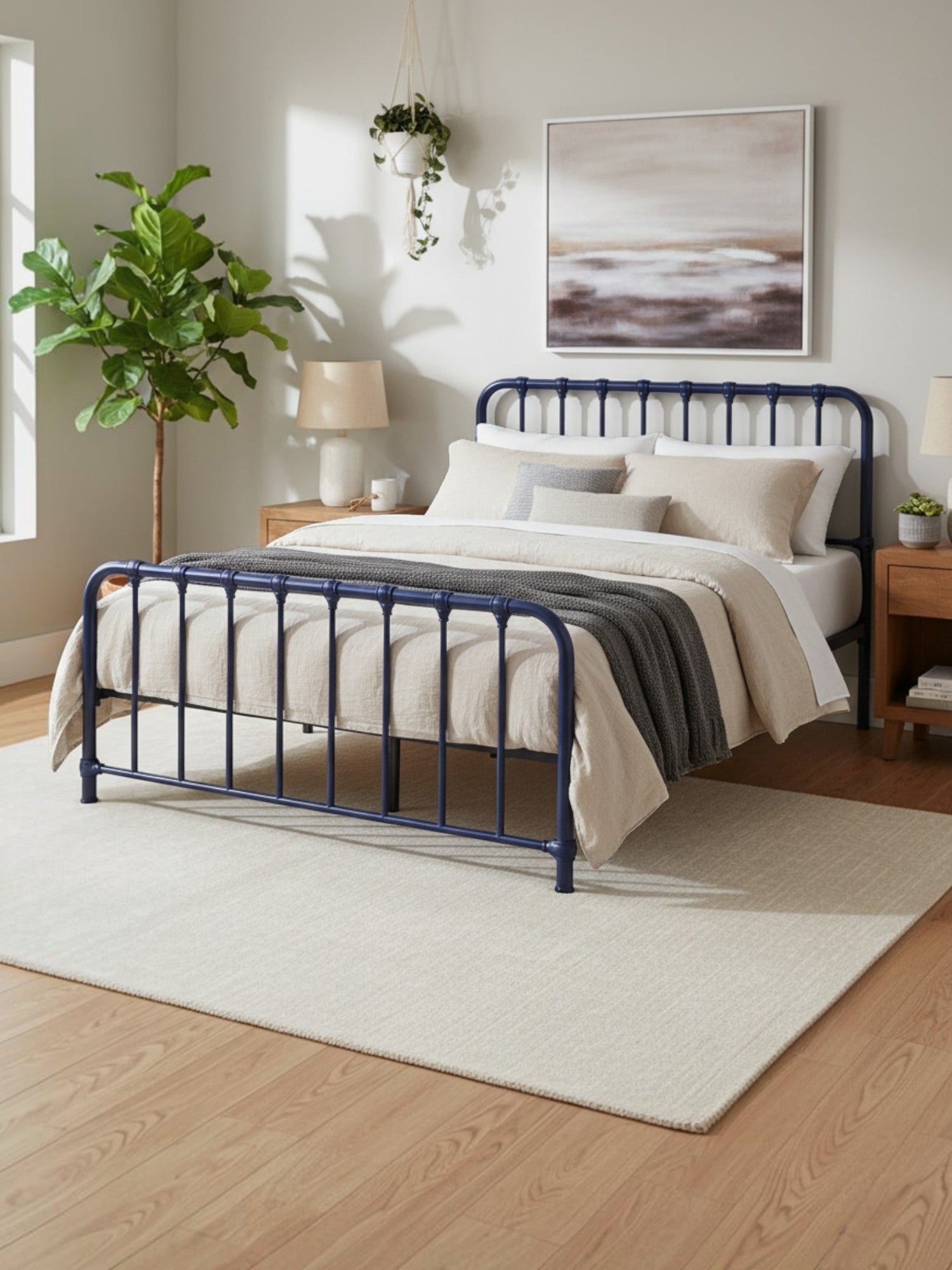 Lit double Daisy TOCO Meubles en métal bleu foncé au design traditionnel avec tête et pied de lit arrondis
