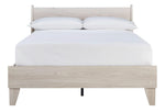 Lit double Solene en bois clair avec tête de lit et pieds inclinés, par TOCO Meubles. Style contemporain.