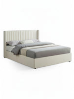 Lit double Lucia TOCO Meubles en velours crème avec tête de lit ailée capitonnée et espace de rangement intégré