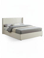 Lit double Lucia TOCO Meubles en velours crème avec tête de lit ailée capitonnée et espace de rangement intégré