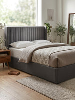 Lit double Elena TOCO Meubles en velours gris avec tête de lit ailée capitonnée et espace de rangement intégré