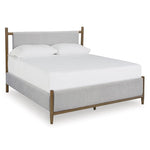 Lit double gris clair rembourré Flora de TOCO Meubles avec cadre en bois, design contemporain et Mid-Century.