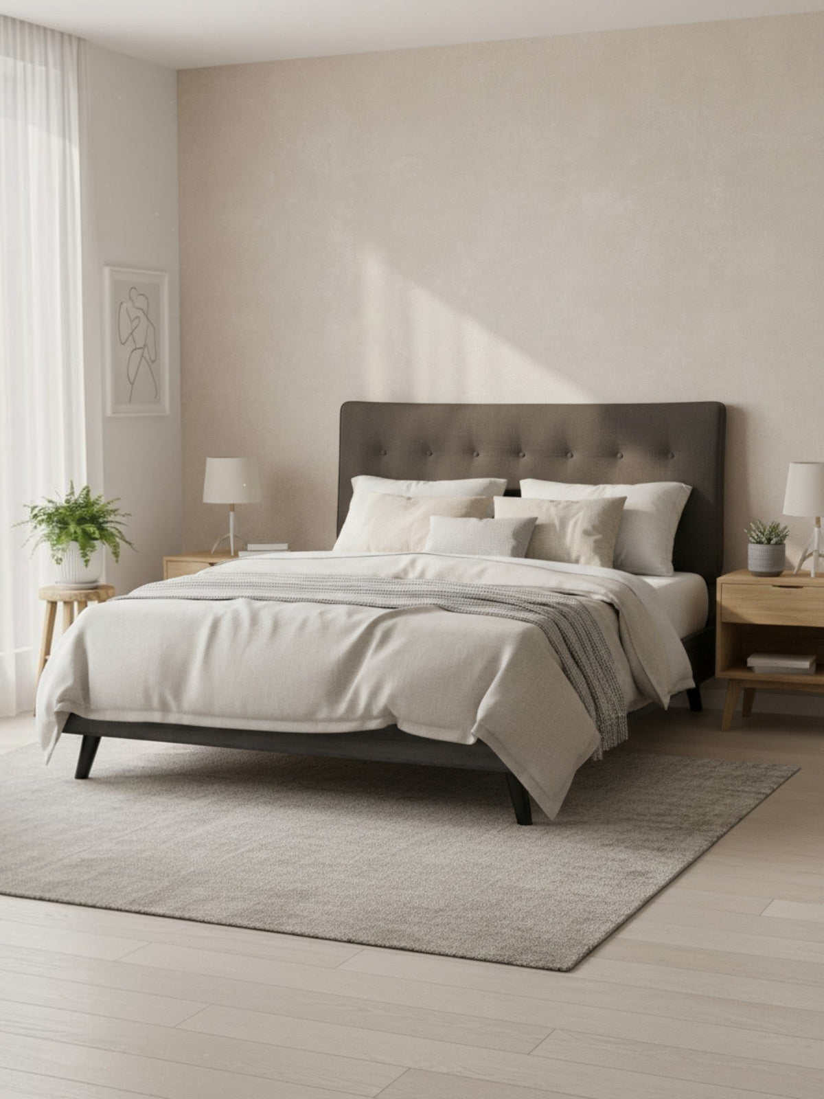 Lit queen TOCO Meubles Gianni en velours gris foncé avec tête de lit capitonnée et pieds métalliques inclinés