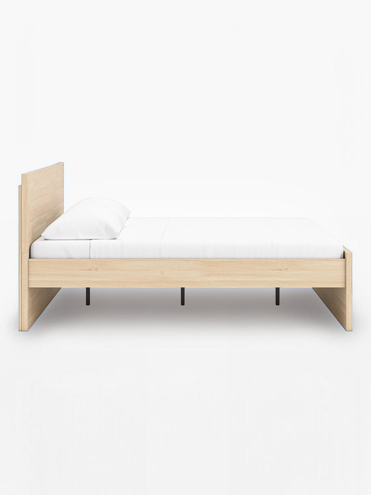 Lit plateforme Grand Lit Hazel en bois clair avec tête de lit minimaliste et pieds noirs par TOCO Meubles.