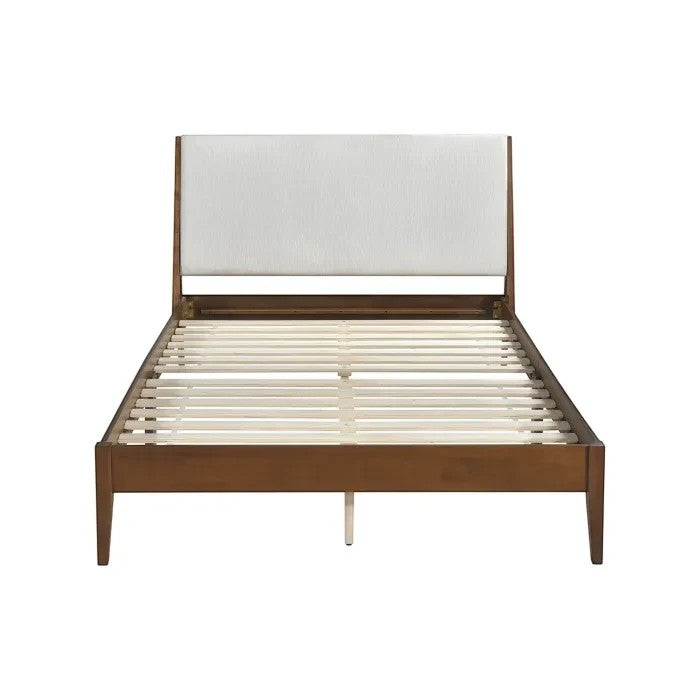 TOCO Meubles Grand Lit Henri en bois brun avec tête de lit rembourrée en tissu chenille blanc cassé, style Mid-Century Modern.
