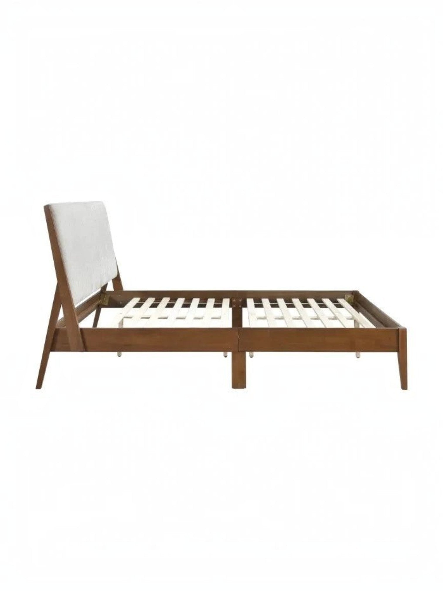 TOCO Meubles Grand Lit Henri, structure en bois châtaigne, tête de lit rembourrée en tissu chenille gris pâle, style Mid-Century Modern.