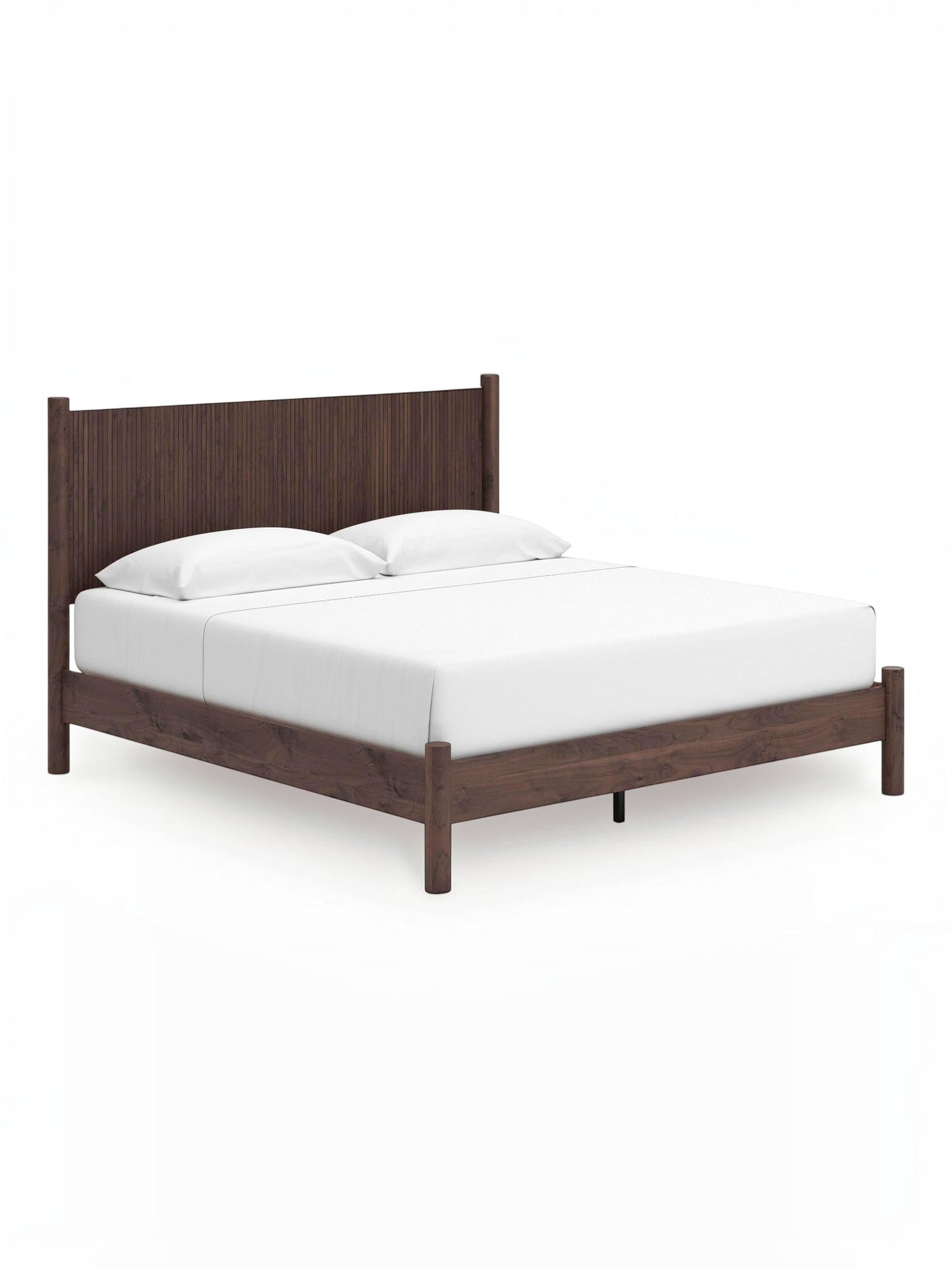 Très grand lit Maya TOCO Meubles en bois brun au design rétro bohème avec tête de lit texturée et lignes épurées.