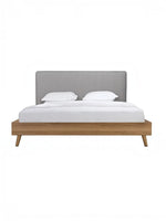 Très grand lit TOCO Meubles Nova plateforme en bois brun avec tête de lit rembourrée en tissu gris