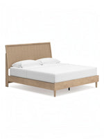 Très grand lit TOCO Meubles Olive en bois clair avec tête de lit texturée effet cannage beige et design contemporain