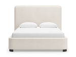 Lit Paloma TOCO Meubles en tissu bouclé crème avec tête de lit haute et pieds sombres. Design moderne.