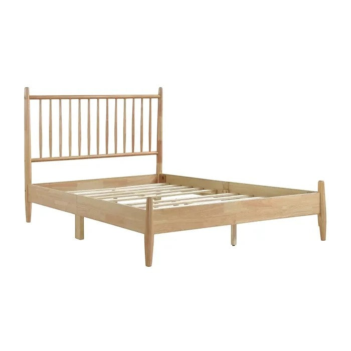 Lit double Paolo en bois naturel TOCO Meubles avec tête de lit à lattes verticales et pieds fuselés, style Mid-Century Modern.