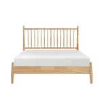 Lit plateforme Paolo en bois naturel TOCO Meubles avec tête de lit à lattes verticales, style Mid-Century Modern.