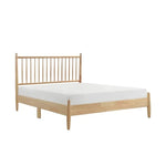 Lit plateforme Paolo en bois naturel de TOCO Meubles avec tête de lit à lattes verticales, style Mid-Century Modern.