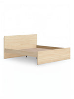 Très grand lit plateforme Hazel par TOCO Meubles en bois clair au design minimaliste et épuré