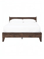 Lit double Ramona en bois brun foncé de TOCO Meubles, finition grain de noyer, design moderne et épuré.