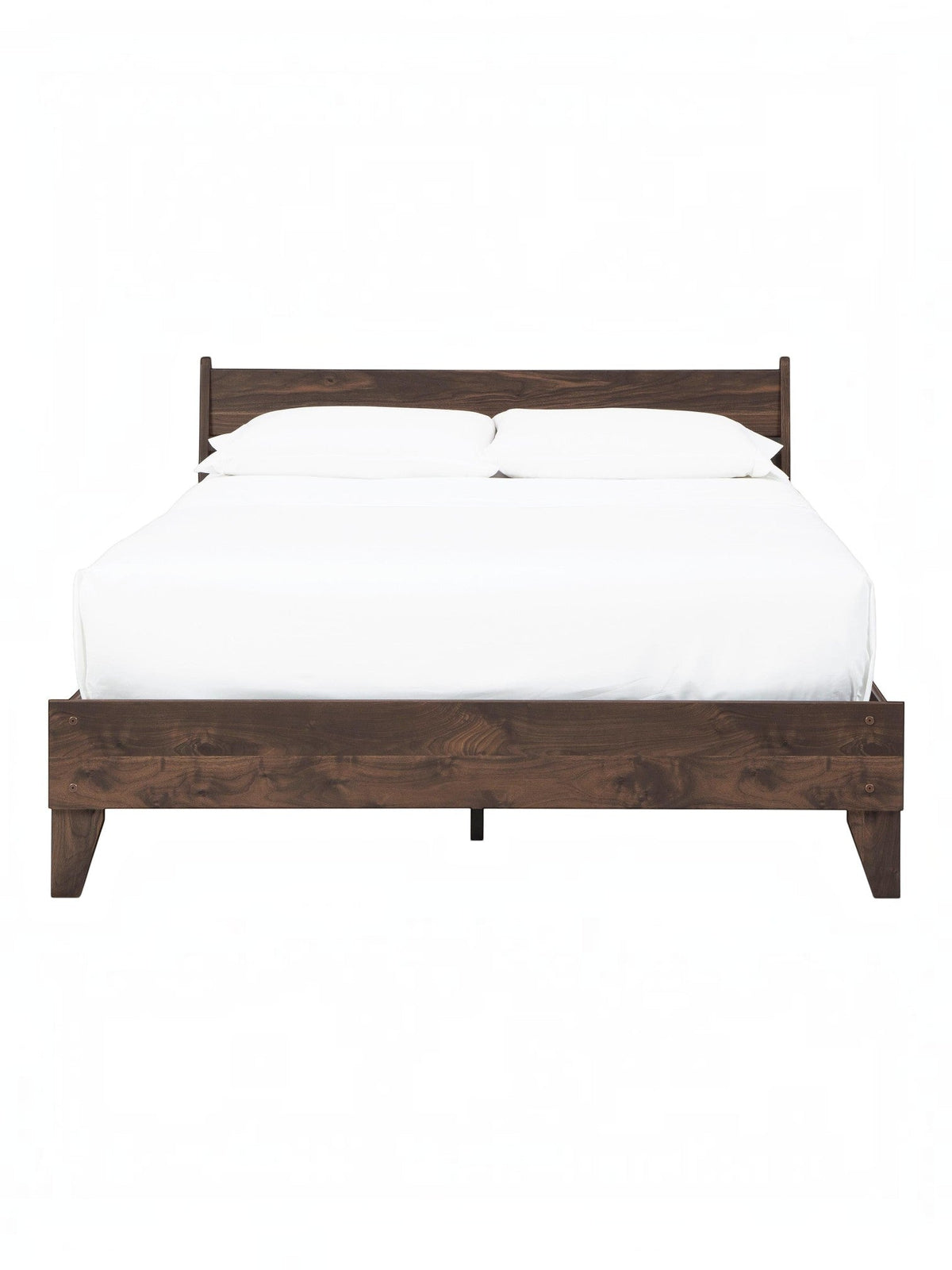 Lit double Ramona en bois brun foncé de TOCO Meubles, finition grain de noyer, design moderne et épuré.