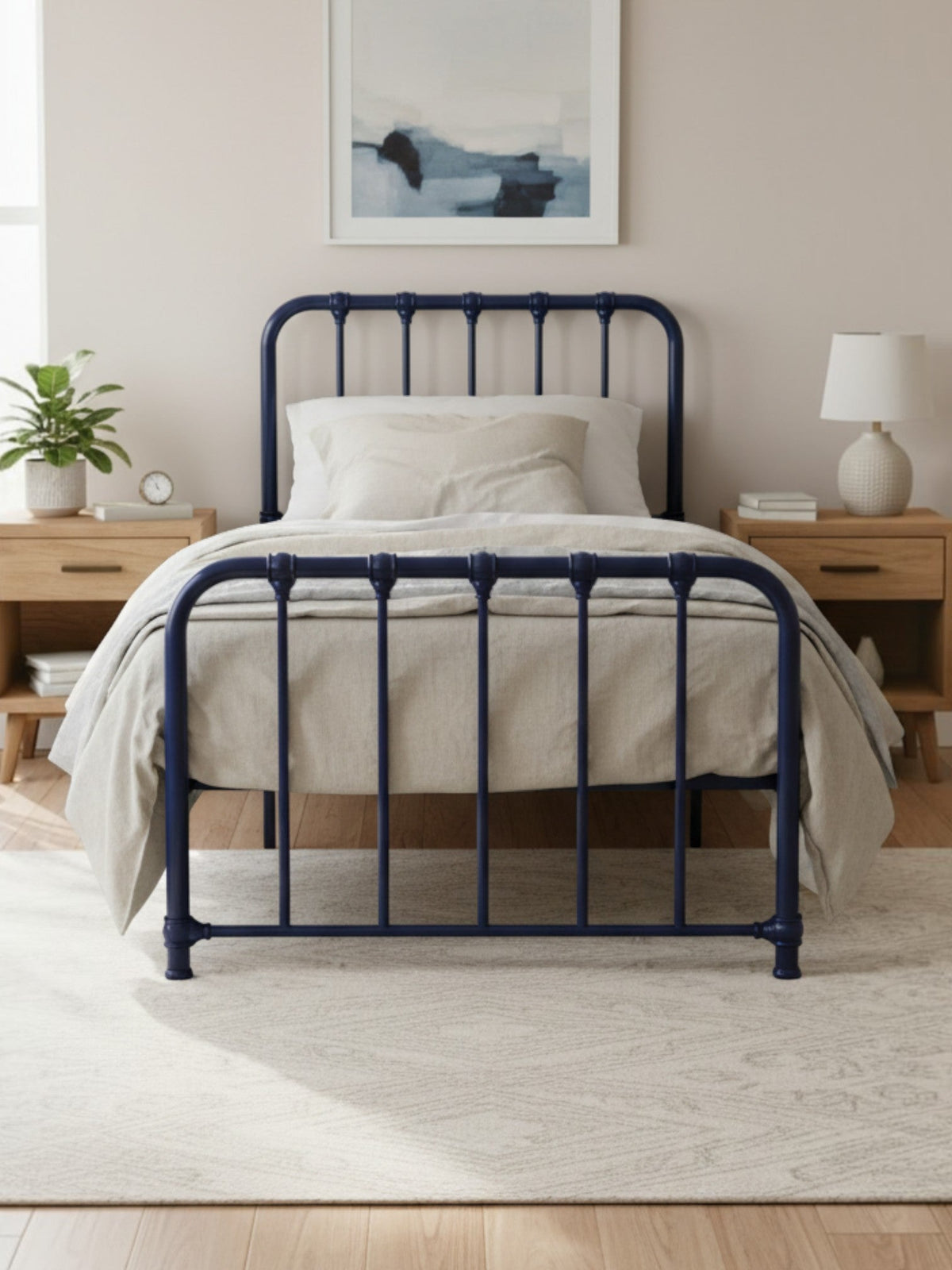Lit simple Daisy TOCO Meubles en métal bleu foncé au design traditionnel avec tête et pied de lit arrondis